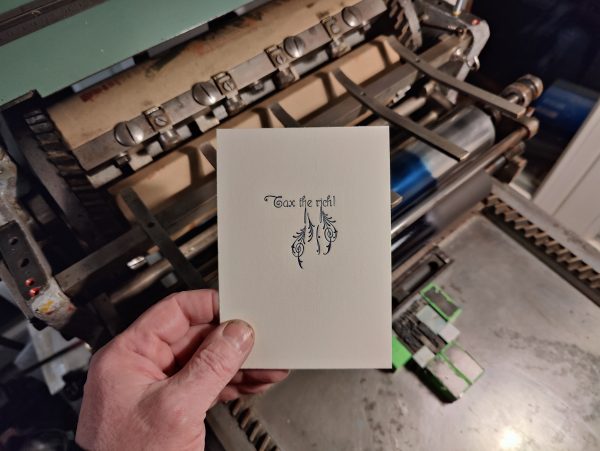 Foto Karte in Bleisatz in der Schrift Sensation von 1913 mit Schmuckelementen