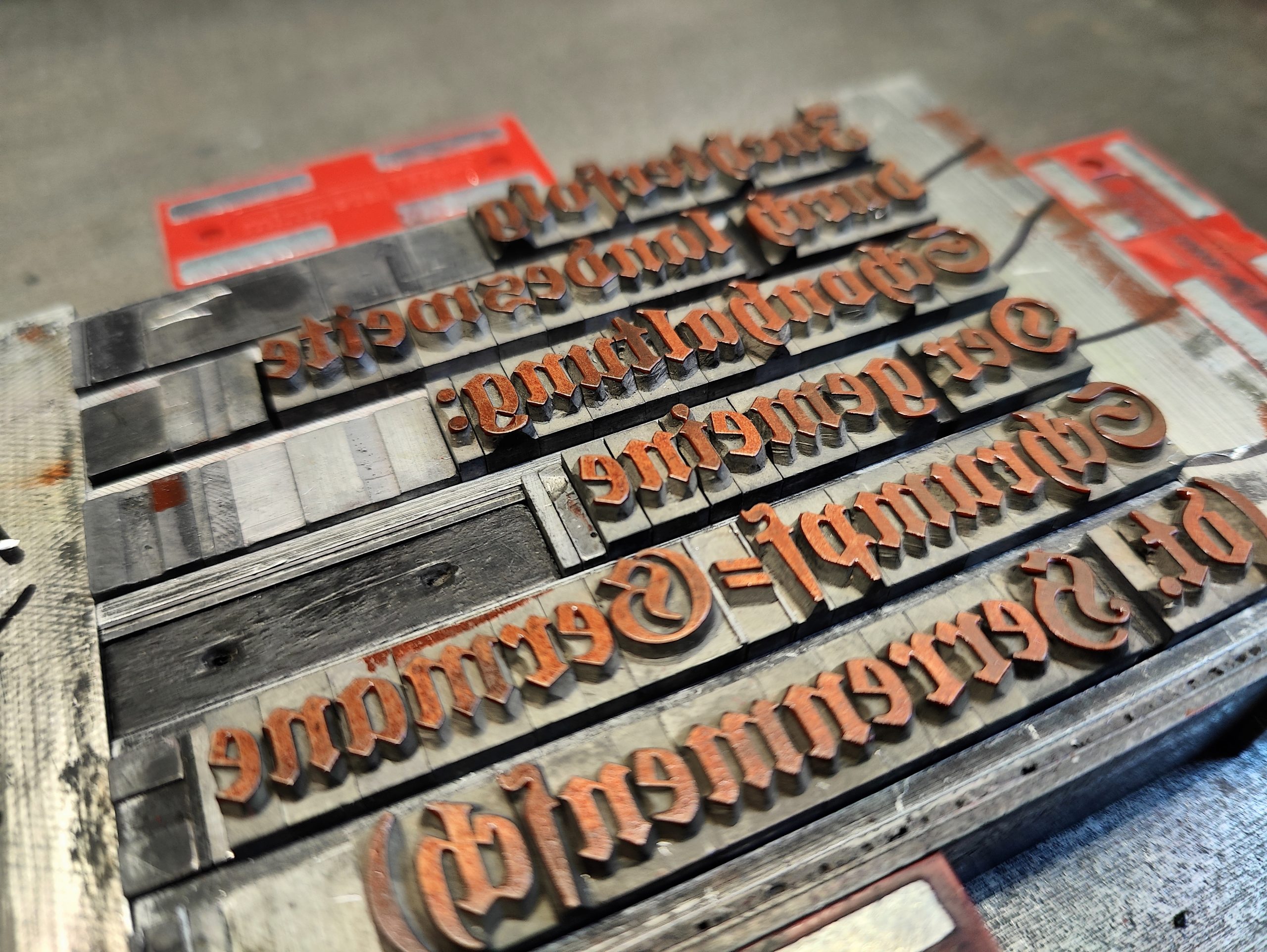Neue Fraktur ;)